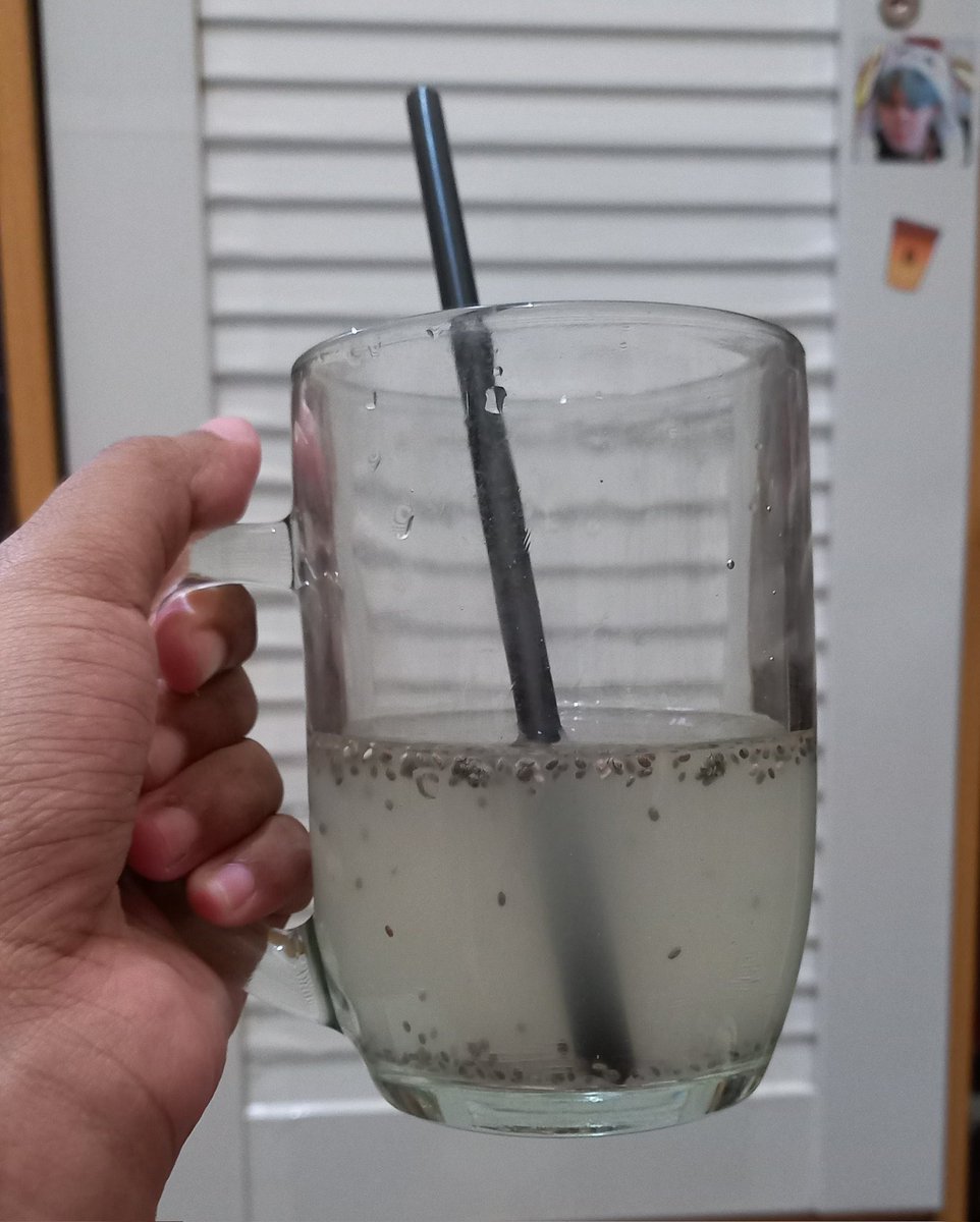 Yg sehat emang nggak enak. Aku banyakin airnya biar nggak asem banget 😭😭😭