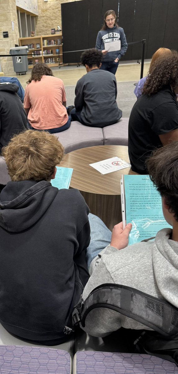 HS_PieperCouns's tweet photo. Counselors met with 10th graders for guidance and reviewed 🔑’s to a healthy relationship, by unlocking them in an escape room challenge! 🔐❤️💙💗 https://t.co/GECf9Cpnr6