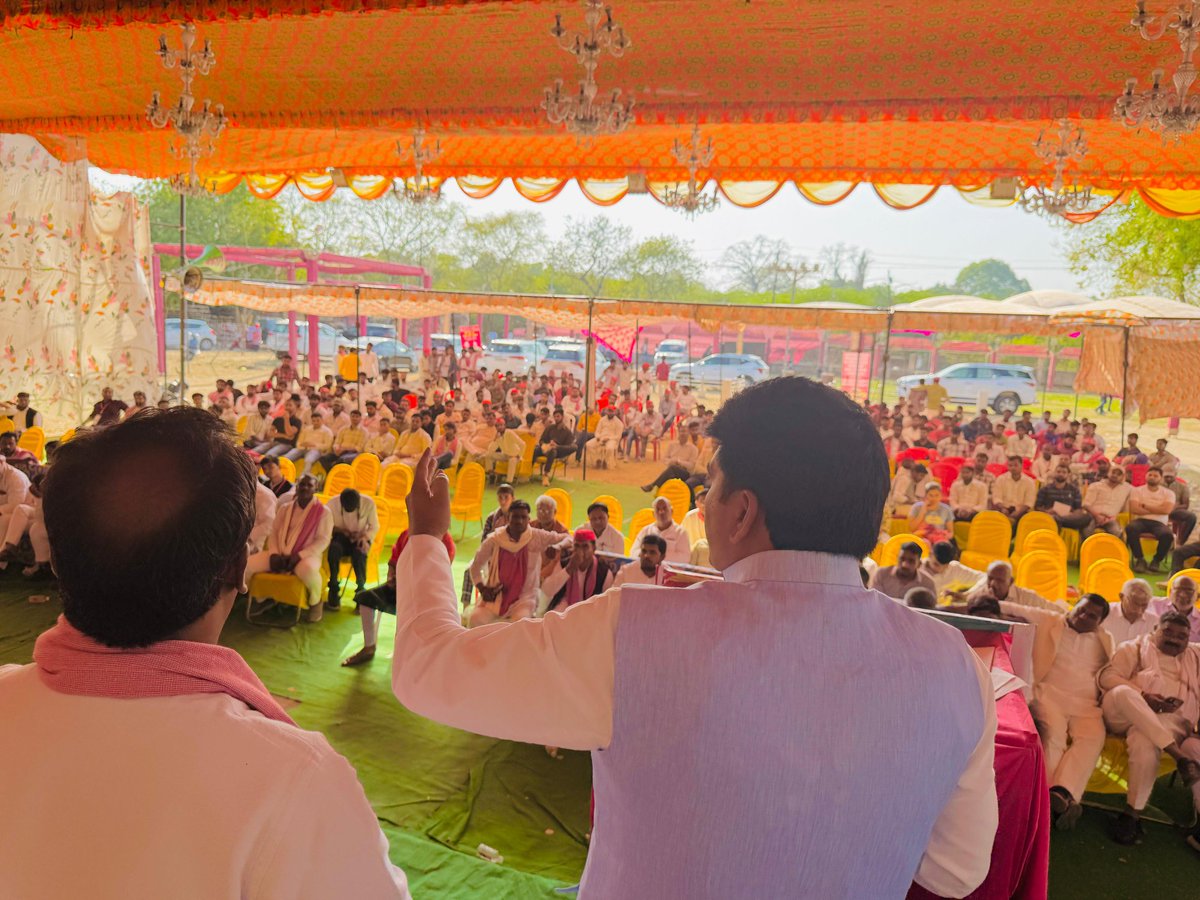 आज इलाहाबाद विश्वविद्यालय के छात्रों द्वारा आयोजित “PDA छात्र सम्मेलन “कार्यक्रम में समाजवादी पार्टी के प्रदेश अध्यक्ष आदरणीय श्यामलाल पाल जी के साथ सम्मिलित हुआ ।