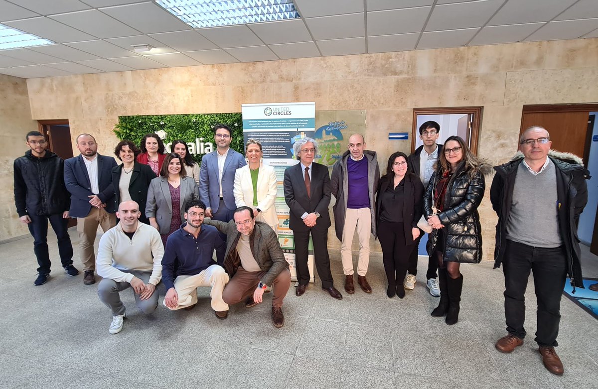 aqualia's tweet photo. 🔝Hoy estamos en la ETAP de #Salamanca para presentar UNITED CIRCLES 👏, el proyecto en el que #Aqualia participa junto a 41 entidades de 14 países diferentes, cuyo objetivo es conectar los sistemas urbanos e industriales con nuevas #tecnologías y modelos colaborativos que acelerarán el progreso hacia un #futuro descarbonizado, sin residuos y con ciclos cerrados de recursos y 💡#energía.