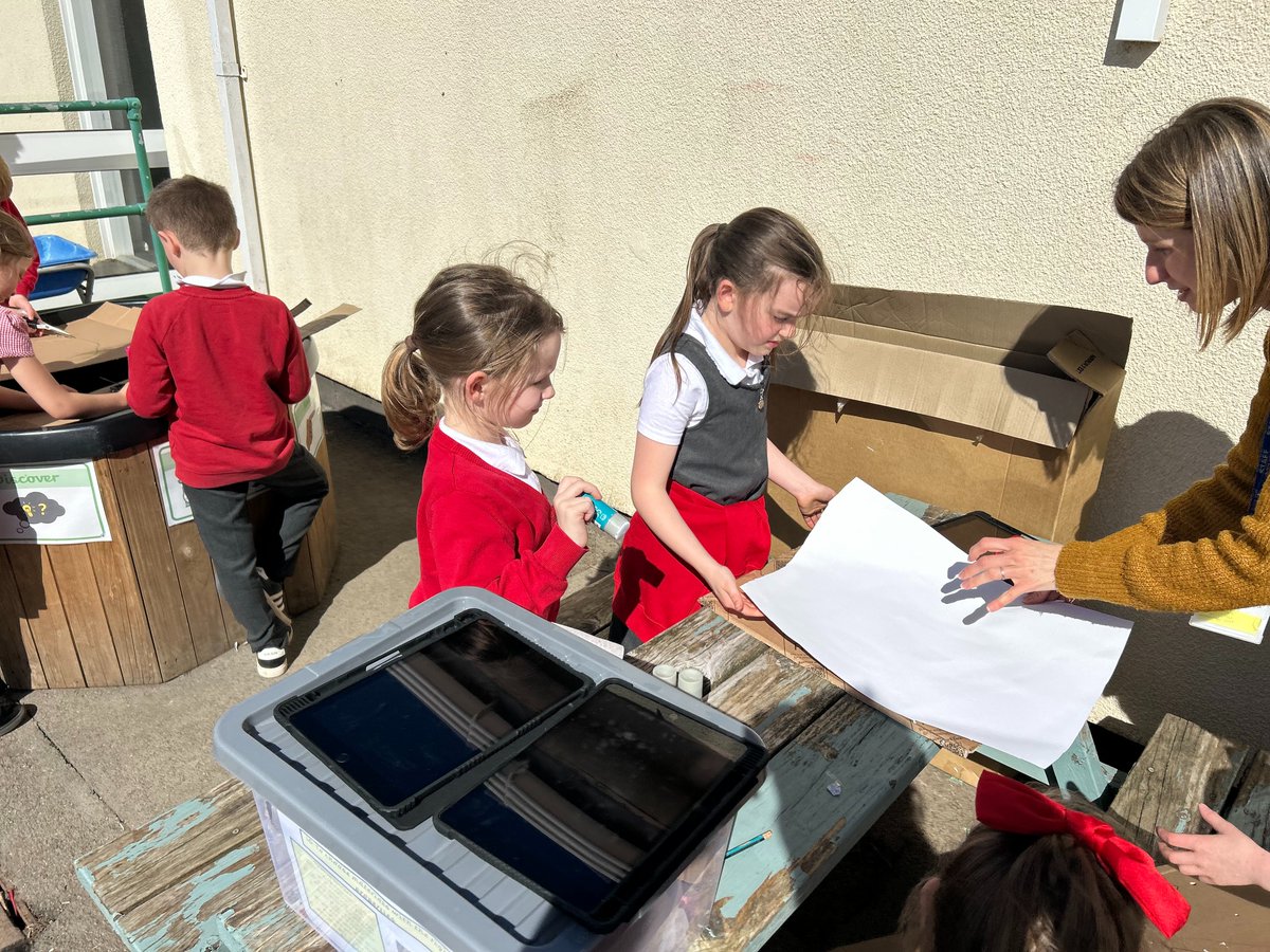 Ysgol Sant Dunawd tweet media