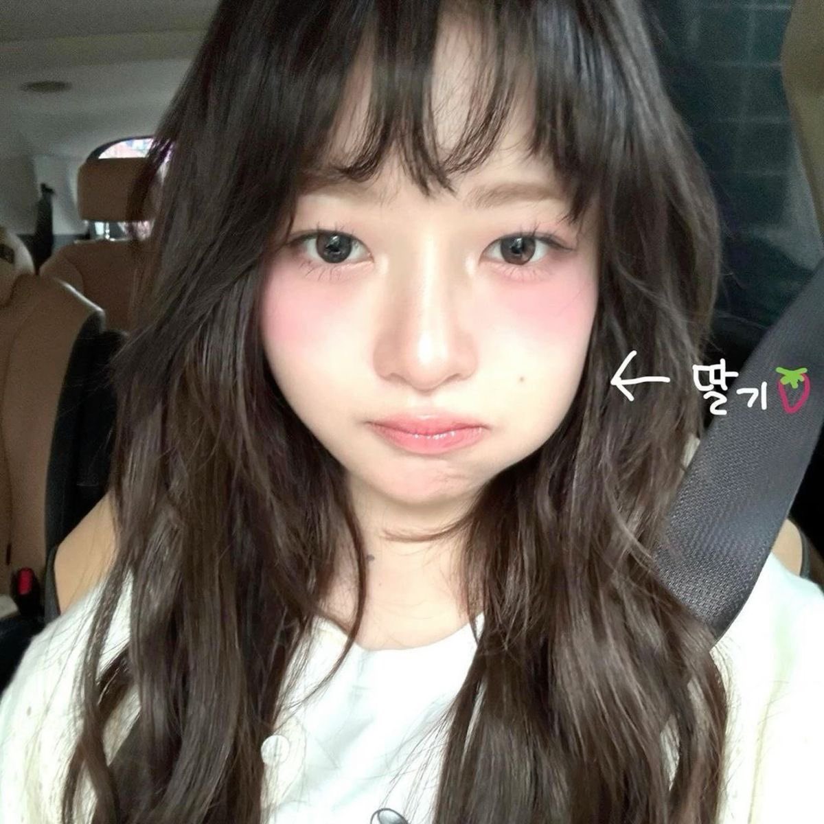 picsnaoirei's tweet photo. best selca taker ☆⋆｡𖦹°‧★ https://t.co/e7Vm5lEk0Z