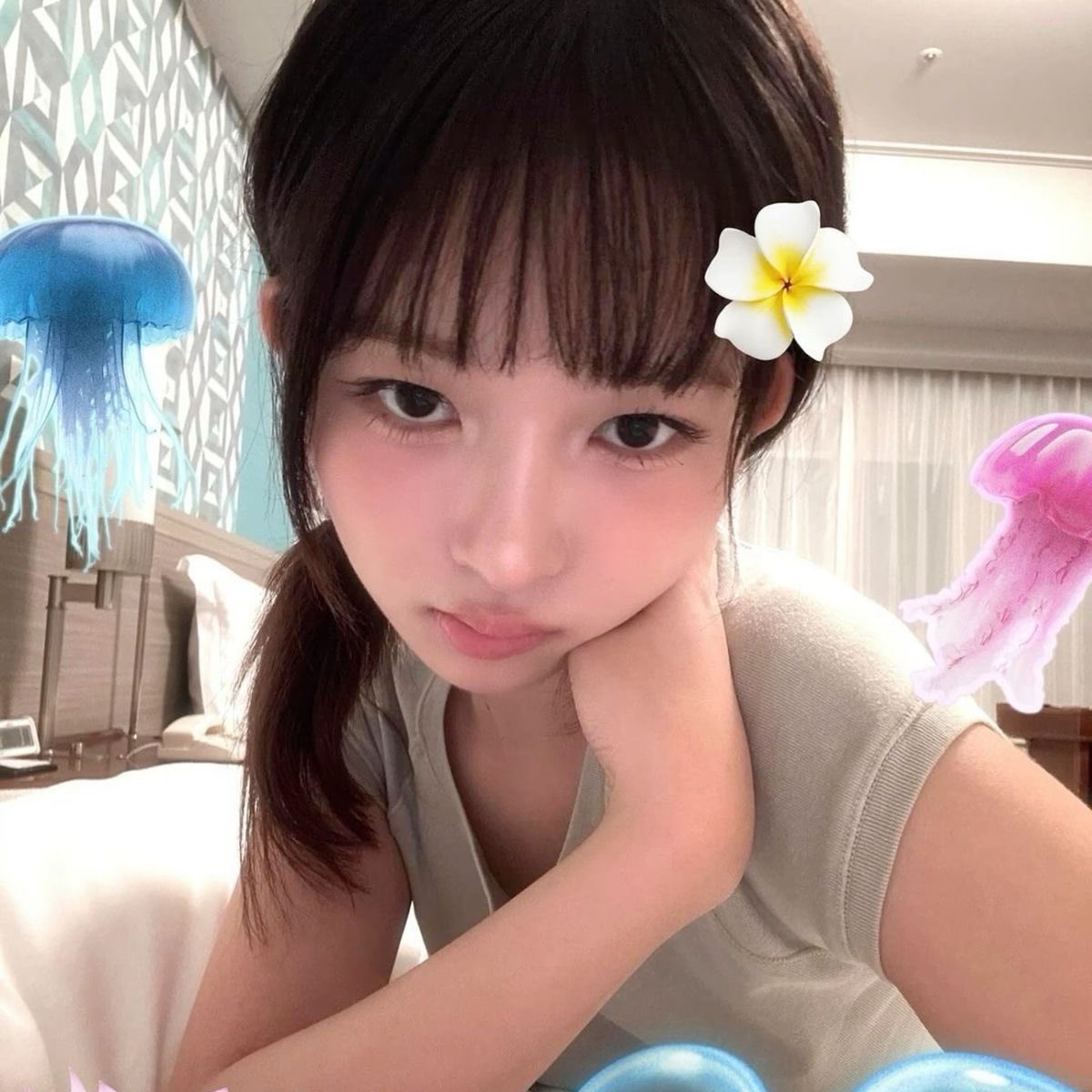 best selca taker ☆⋆｡𖦹°‧★