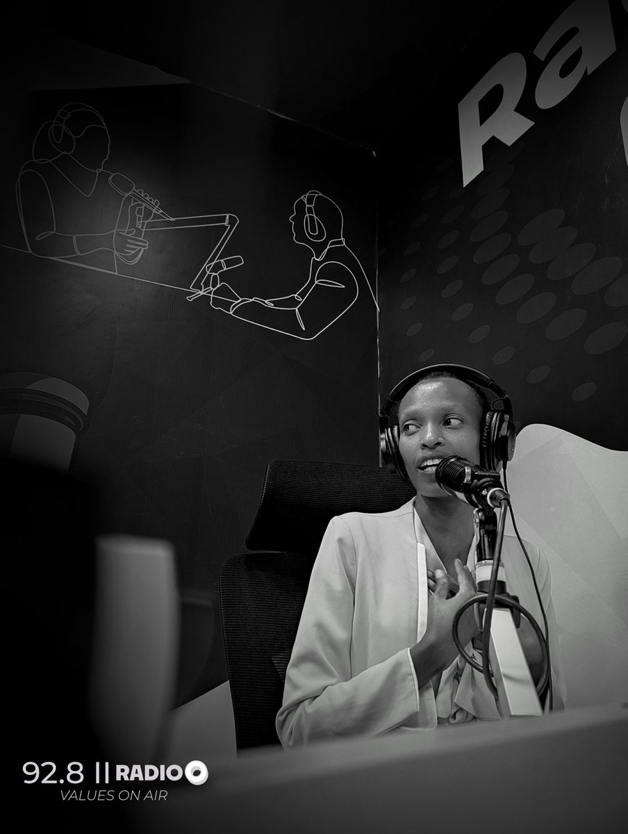 Tv_RadioO's tweet photo. Join us on #TheOdrive with Geno, Gilberto, and Pilote Ange! 🚗🎶 Get ready for the best beats and lively conversations. Don't miss out! #928radioO #fypシ https://t.co/t2qtR1quoR