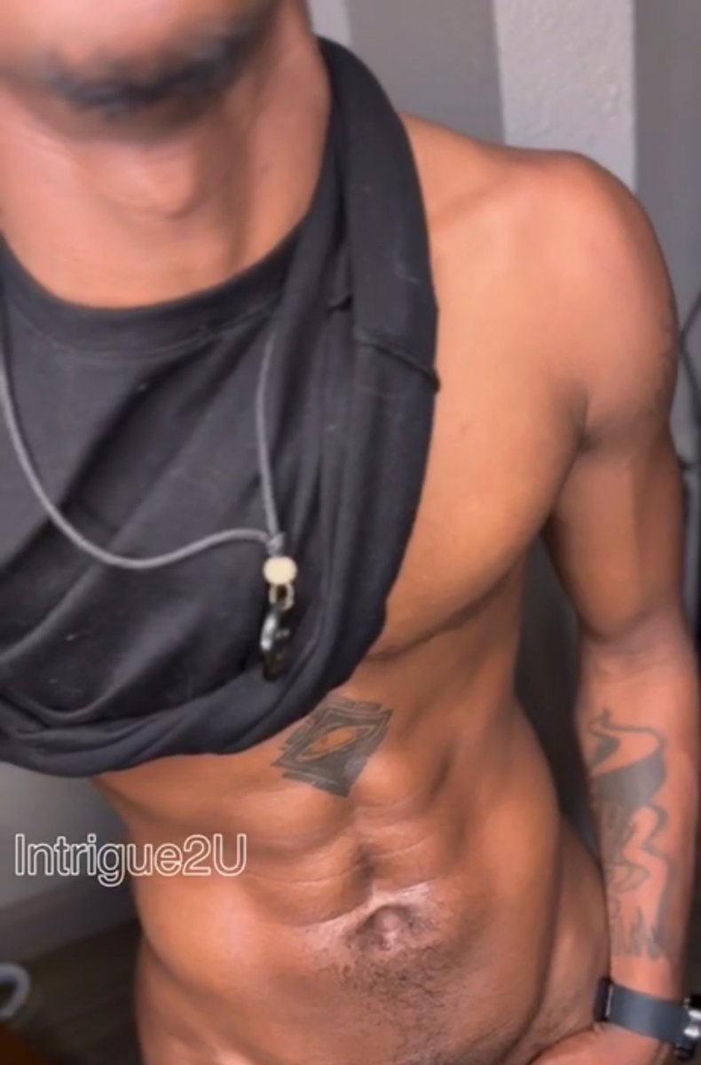 Intrigue2u's tweet photo. Maaaaaan! I did have some pretty titties tho!🤷🏾‍♂️just didn’t want them on me! I’d rather see them on someone else #ftm https://t.co/urlO4JyFv6