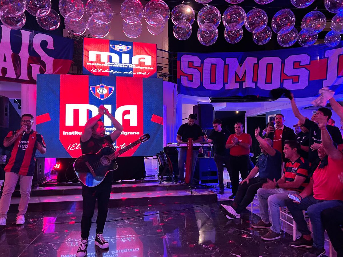 ¡Solo MIA puede! 💙❤️

Reunión general de los referentes del Movimiento y cierre de campaña.
Mucha mística se vivio en una noche maravillosa 🌪

Nos vemos el sábado 🗳

#ElClubPorSobreTodo