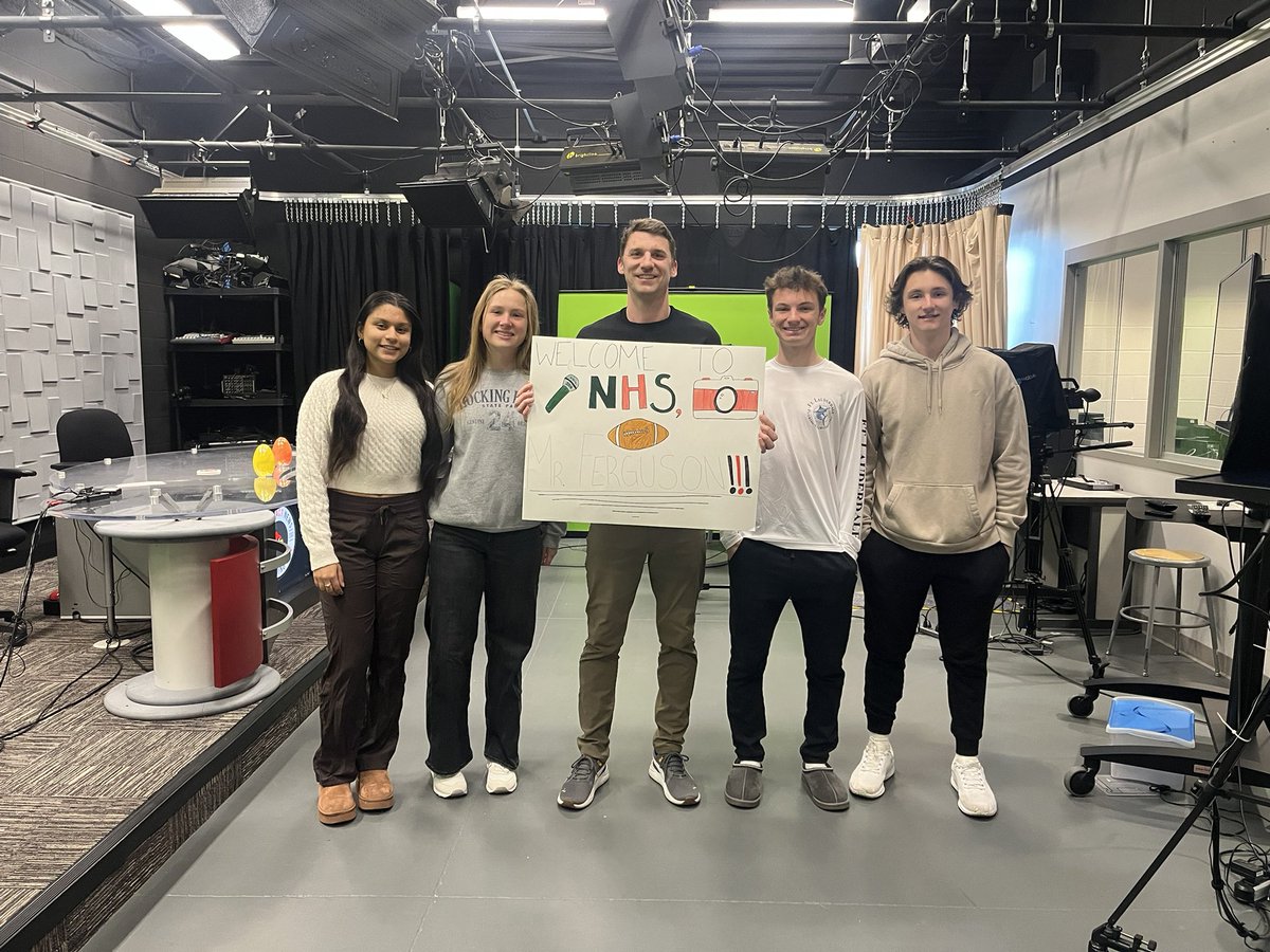 Very grateful to be picked as an honorary member of the National Honors Society this year!  #GOCARDS <a href="/sslcscards/">Mike Cook</a> <a href="/PrincipalAdkins/">Mrs. Adkins</a>