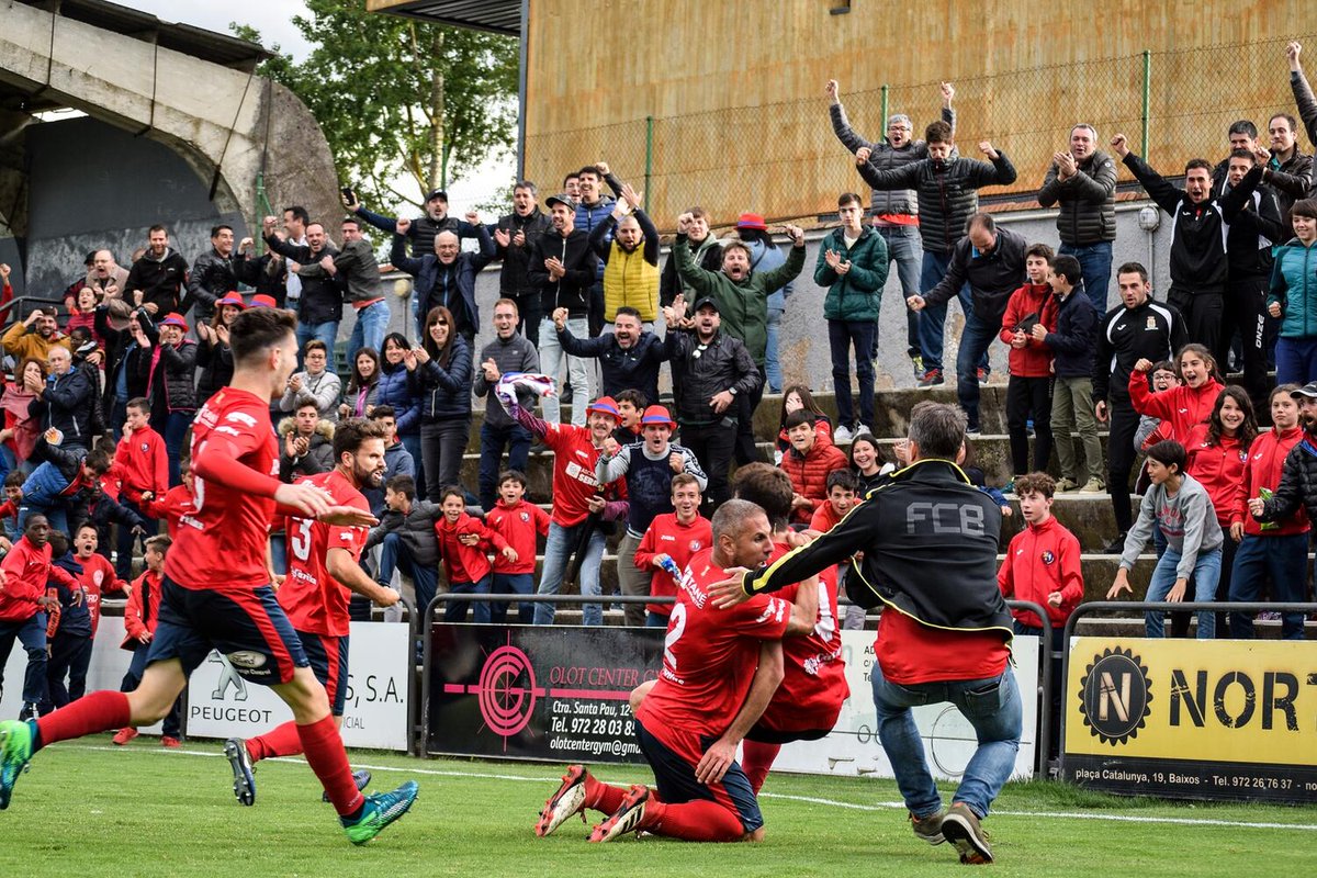 🥺 En <a href="/rBarnils_6/">Roger Barnils</a> diu que li agrada jugar contra l'<a href="/elchecf/">Elche Club de Fútbol</a>. 

📸 Imatges que parlen per sí soles

🗯️ Qui no recorda aquella salvació agònica del maig del 2️⃣0️⃣1️⃣8️⃣❓

#OlotIlicitano #2RFEF3 #TornemAmbTu