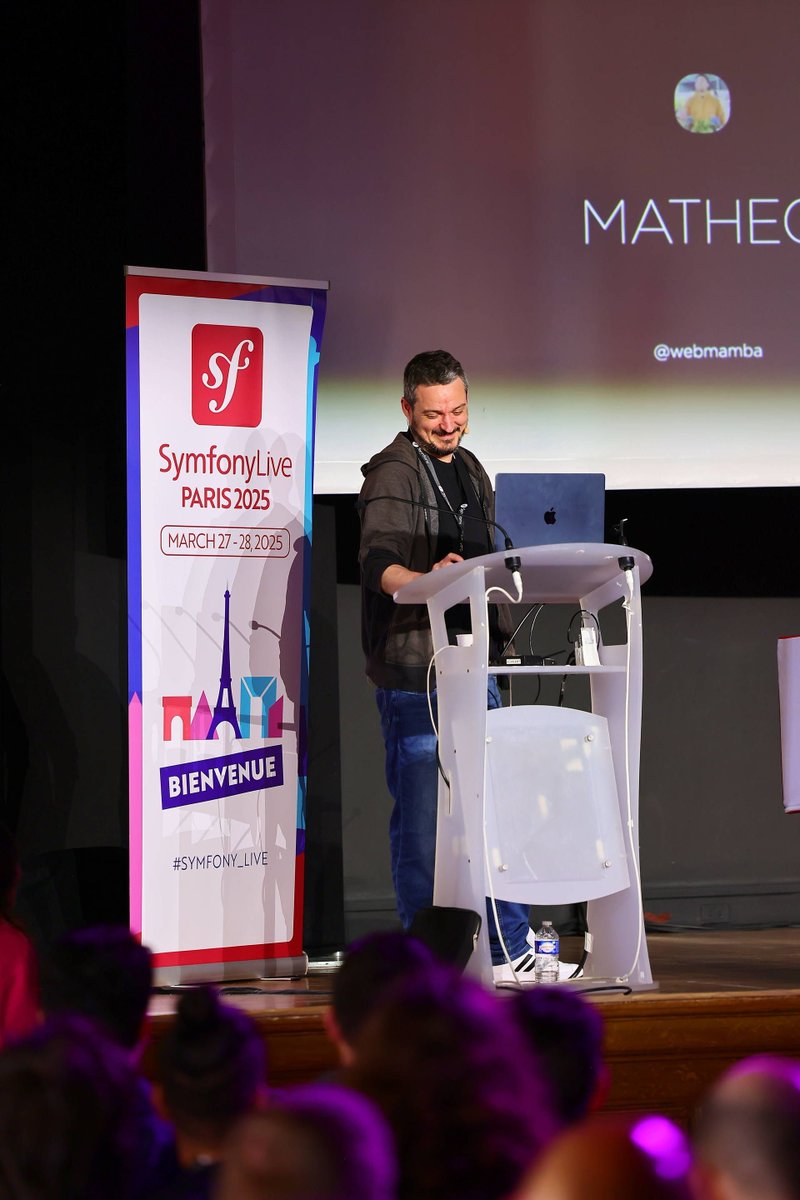 symfony_live's tweet image. 🔴#Symfony_Live Paris 2025 reprend après la pause déjeuner avec @Simonandre qui nous parle de #SymfonyUX ✨