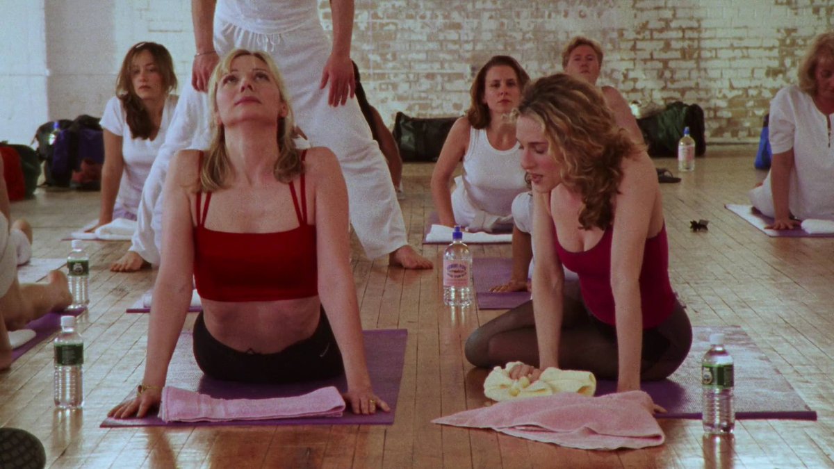 dumbandfunn's tweet image. classic Carrie Bradshaw, attending a workout class mainly because she wants to chat with her friends