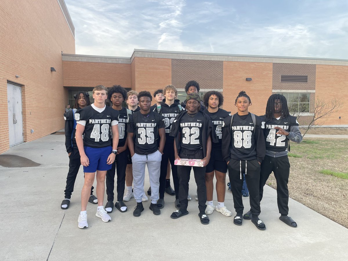 Ryan Martin (@ryanmartin2026_) on Twitter photo Legions of creek was <a href="/CoyMillerElem/">Coy Miller Elem</a> this morning helping out with carpool! <a href="/clintsurratt/">Clint Surratt</a> <a href="/4_Strong/">Ryan Wilson</a> <a href="/NorrisCoach/">Mason Norris</a> <a href="/PCHSfriscoFB/">Panther Creek Football Recruiting</a> #CREEKWEEK Legions of creek was <a href="/CoyMillerElem/">Coy Miller Elem</a> this morning helping out with carpool! <a href="/clintsurratt/">Clint Surratt</a> <a href="/4_Strong/">Ryan Wilson</a> <a href="/NorrisCoach/">Mason Norris</a> <a href="/PCHSfriscoFB/">Panther Creek Football Recruiting</a> #CREEKWEEK