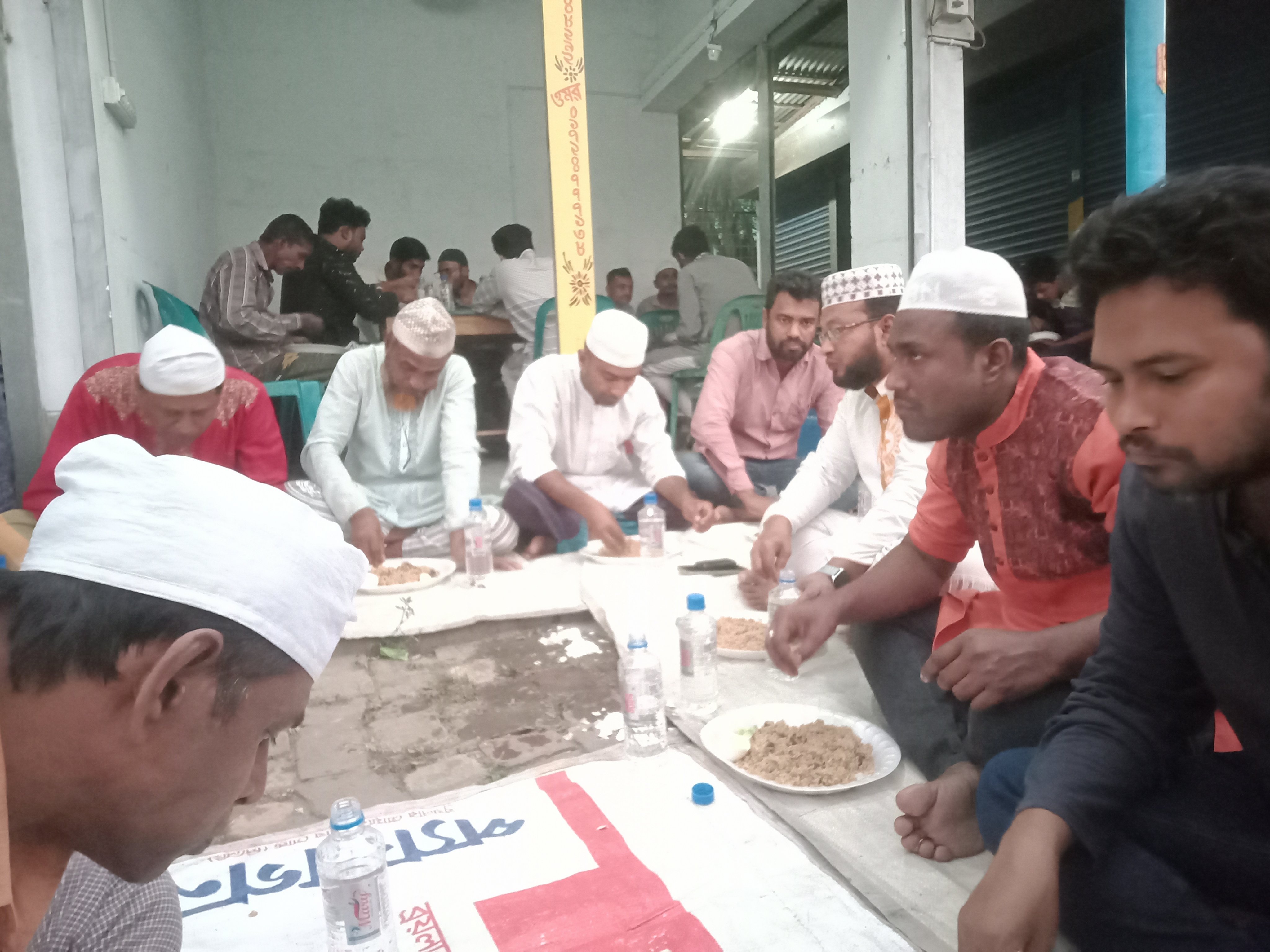 দেবহাটায় সুন্দরবন ট্রান্সপোর্টের আয়োজনে ইফতার মাহফিল