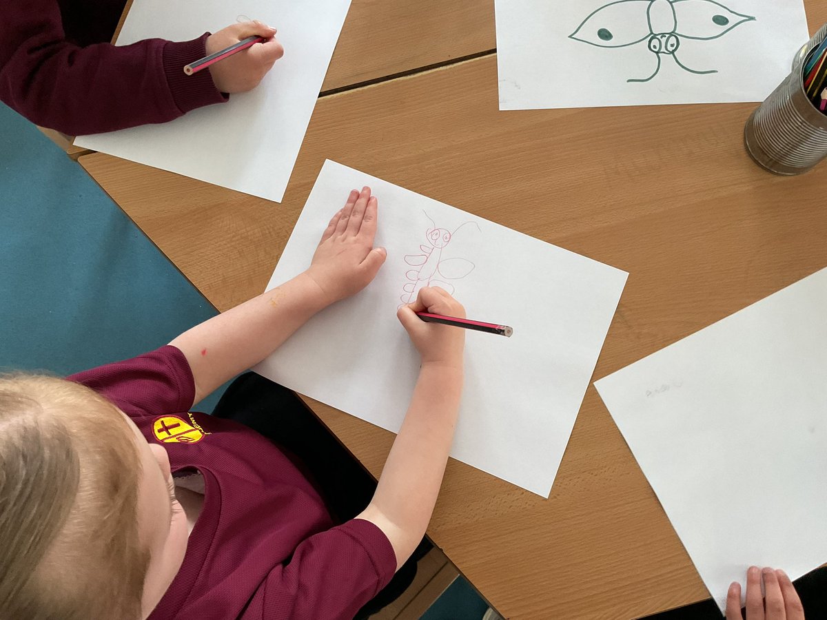 PDA_Rec's tweet image. We have been learning all about butterflies this afternoon. We enjoyed learning about the different parts of a butterfly including the abdomen, thorax and antenna. We then drew our own butterflies 🦋 #pdascience