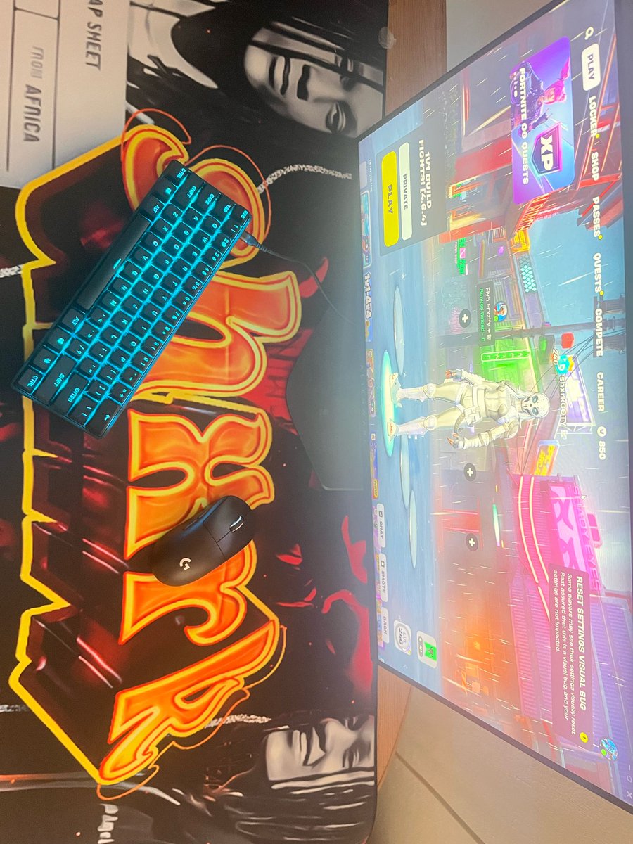 thanks <a href="/argonpads/">argonpads</a> and <a href="/nuubixtweeted/">nuubix</a> for the mousepad 🤩