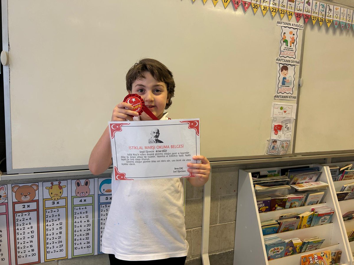 Allah'ıma çok şükür gerçek milliyetçiliğin farkında olarak yetişiyor oğlum yedi yaşında istiklal marşıni ezberleyerek gururlandırdı babasını #sözcütv #uludag #oezlemguerses #TBMM #fatihaltay #israil #helevier #GranHermano #umitozdagyanlizdegil #zaferpartisi #MTP #riyadh