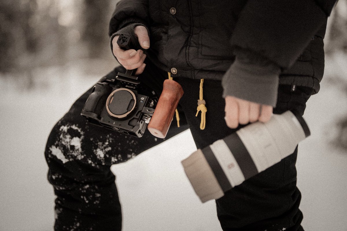 Small detail, big impact. The Defender Cap is the lens cover that stays put, even in your bag. Protect your premium glass and keep it fully covered until you're ready to shoot. Plus, the new Defender Pro includes hidden AirTag storage to help you track your lens collection.