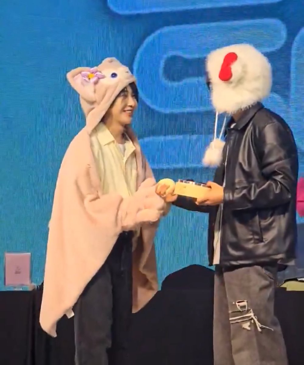 guma389's tweet image. 광대숨겨ㅁㅊ..