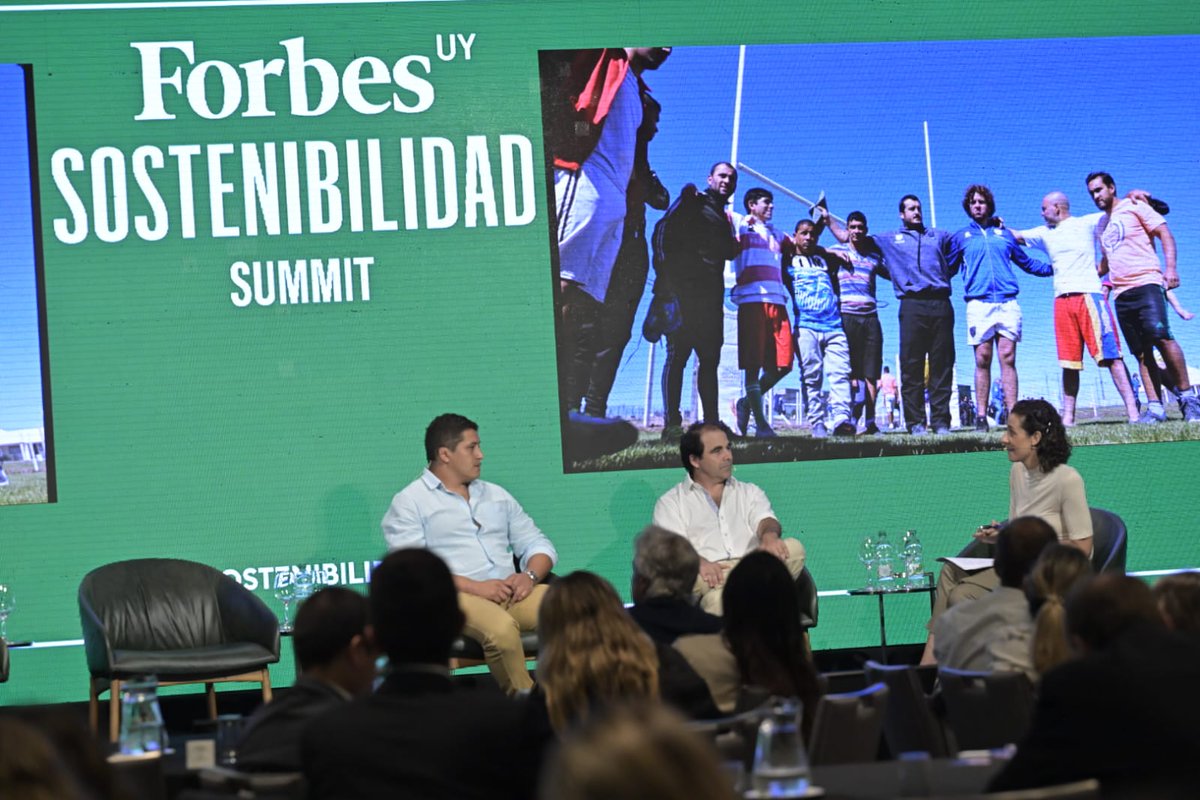 📢 Comenzó el tercer panel del #ForbesSostenibilidadSummit: Segunda oportunidad ♻️

Uruguay es el país con más personas privadas de libertad por habitante en Sudamérica. ¿Cómo puede el deporte —y las empresas— ayudar a reducir la reincidencia?
👇🏻