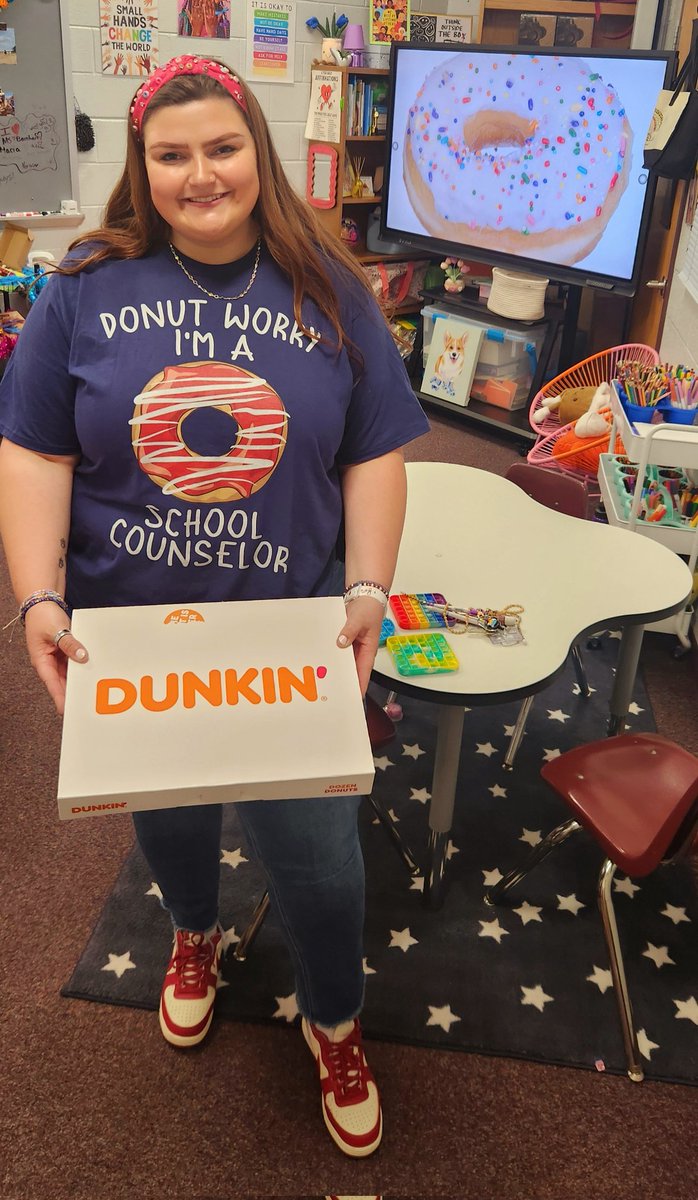 _AndyJacks's tweet image. Donut Worry, Ms. Barnhart is an amazing School Counselor! We are lucky to have her here at Ellis! #EllisExplorers