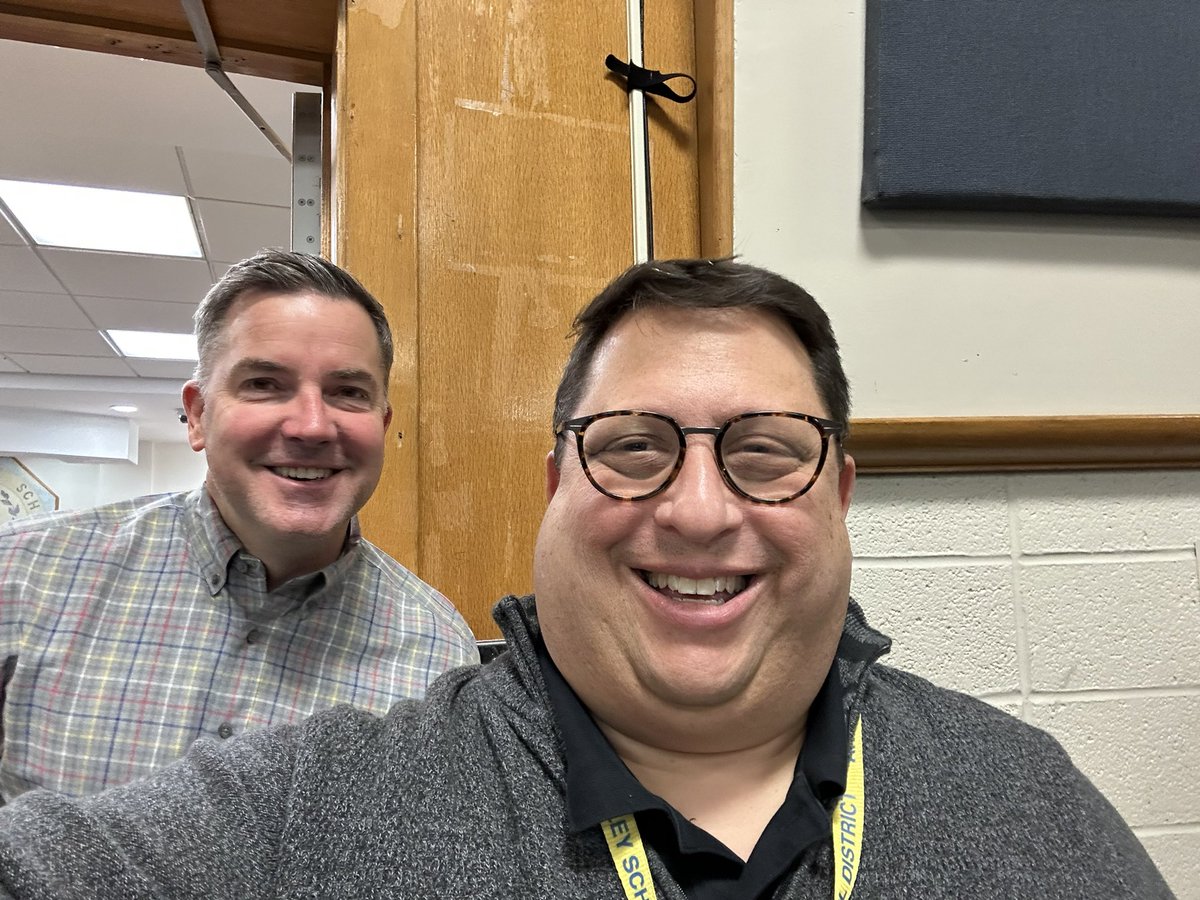 Excellent assembly at Ardsley High School this morning. Talking about how to use the phone and social media responsibly.  This is such an important message.  Welcome to Det. Sgt. Tom Rich!  Parent program tonight at 7 at AHS. AMS assemblies tomorrow.