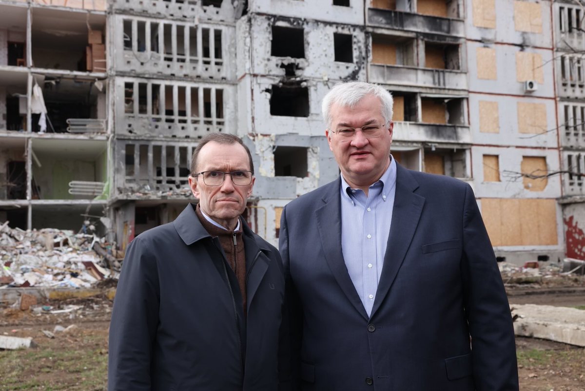 Espen Barth Eide (@espenbartheide) on Twitter photo Today, I am in #Kharkiv with FM <a href="/andrii_sybiha/">Andrii Sybiha 🇺🇦</a>.
The city, close to the frontline of the war, is under constant attack by Russia. Yesterday, another brutal attack targeted civilian infrastructure & wounded many.
I am deeply impressed with the resilience of the people of Kharkiv. Today, I am in #Kharkiv with FM <a href="/andrii_sybiha/">Andrii Sybiha 🇺🇦</a>.
The city, close to the frontline of the war, is under constant attack by Russia. Yesterday, another brutal attack targeted civilian infrastructure & wounded many.
I am deeply impressed with the resilience of the people of Kharkiv.