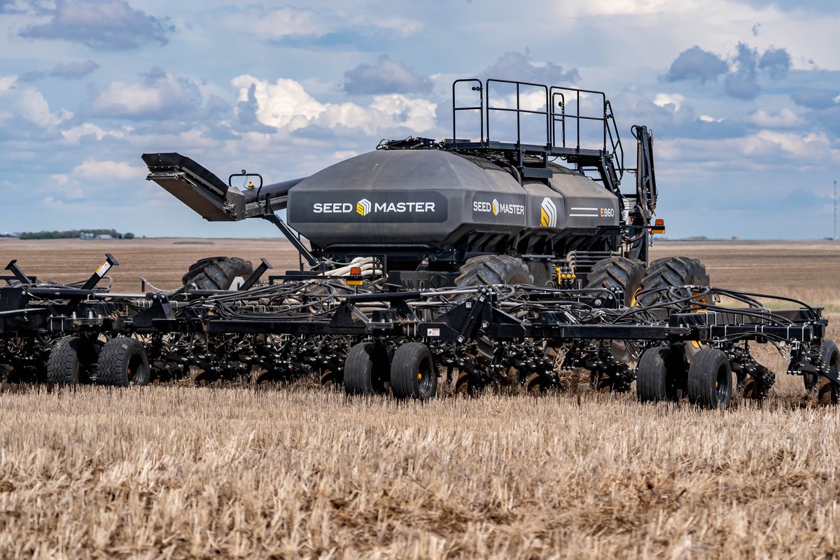 Up your seeding productivity with the brand new E Series Air Cart. Its features include large tank openings which make filling easy, and single and dual shoot configurations—with triple shoot possible with on on-frame UltraPro 3. Learn more: seedmaster.ca/products/e-ser…