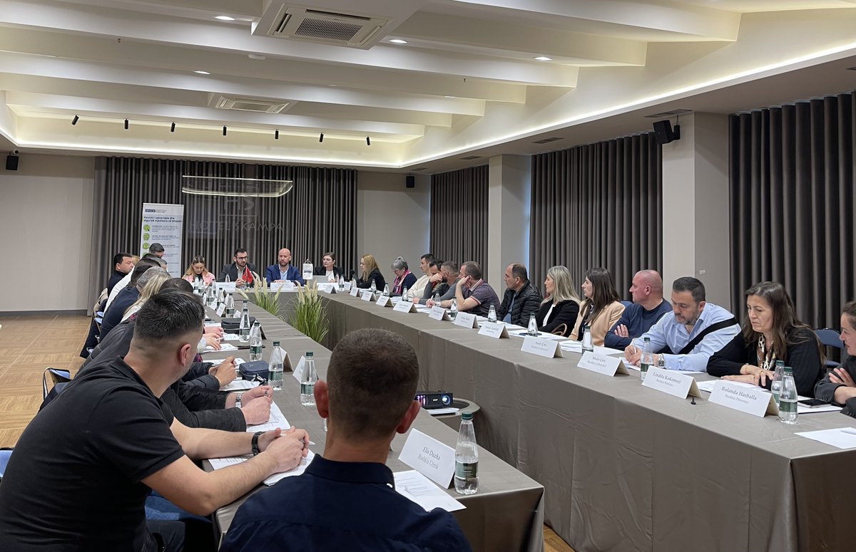 OSCEinAlbania's tweet image. 🌄 @OSCEinAlbania completed a series of training sessions to enhance #environmental inspection &amp;amp; control at municipal level. The activities were part or our larger project to enhance environmental governance &amp;amp; security in 🇦🇱, funded by 🇳🇴🇫🇷🇮🇹.

Read 👇
osce.org/presence-in-al…