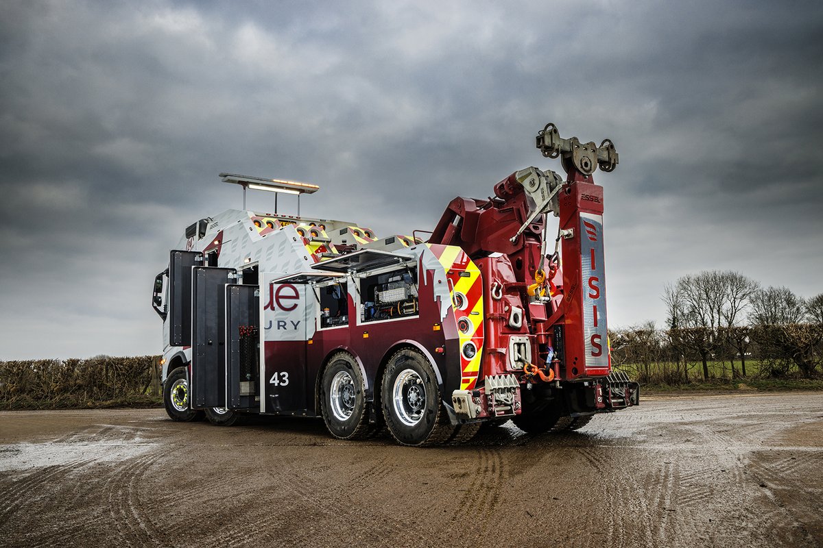 The April issue of On Scene is now on sale!

Pre-order your copy today! 👉 on-scene.co.uk/shop/issue-fif…

The magazines will be in full circulation in the coming weeks.

#OnScene #WeAreOnScene #NWVA #RichfordMotors #M8Recovery #Eurotow #AMSRecovery #NimblePublishing #FollowThePenguin