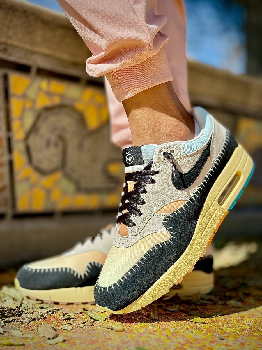 jayguidos's tweet image. #FIREFRIDAYS 🔥 tomorrow is ALL about celebrating the AMAZING WOMEN in this space 💐👟 

I know many may not feel this is NEEDED to feel valued, but I want to do MY small part to uplift &amp;amp; honor you 🙏🏾 

Wrapping up WMNS month, there’s still MORE to be done 😔 but this is MY small…