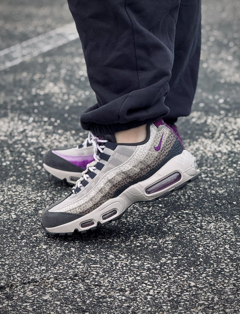 jayguidos's tweet image. #FIREFRIDAYS 🔥 tomorrow is ALL about celebrating the AMAZING WOMEN in this space 💐👟 

I know many may not feel this is NEEDED to feel valued, but I want to do MY small part to uplift &amp;amp; honor you 🙏🏾 

Wrapping up WMNS month, there’s still MORE to be done 😔 but this is MY small…