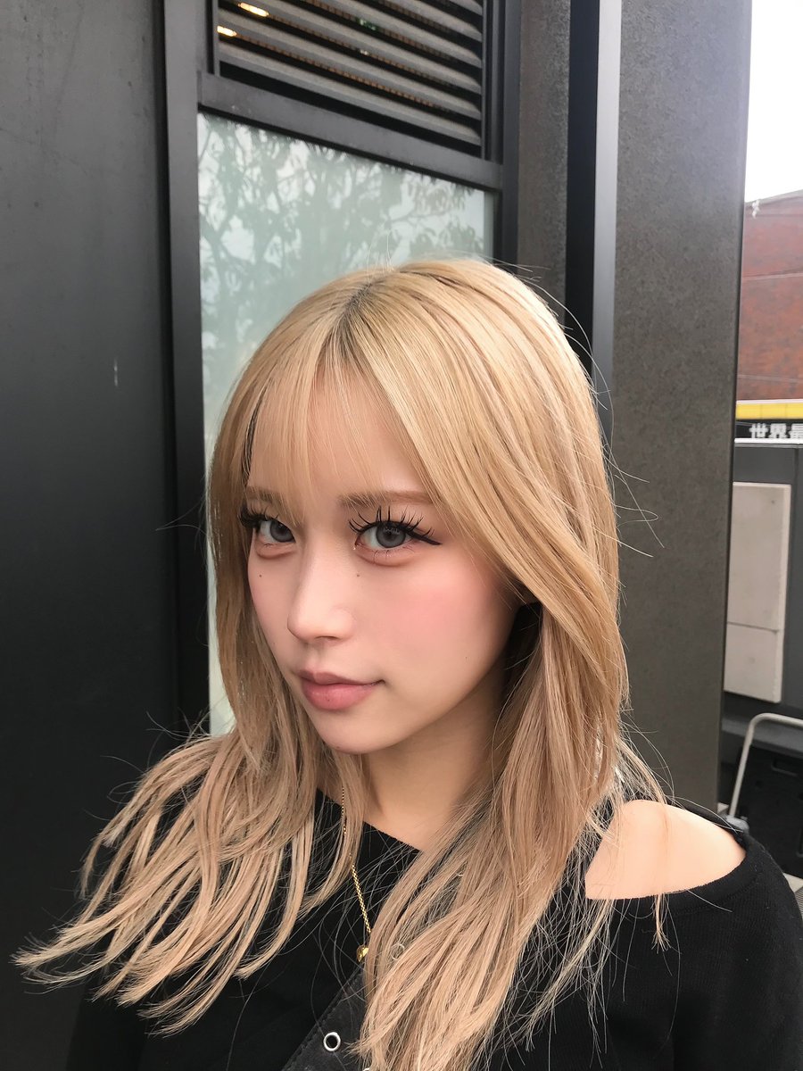erina tweet media