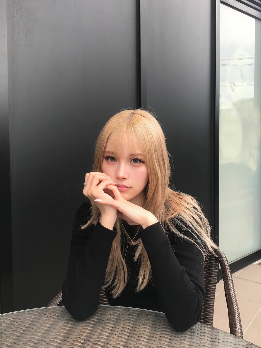 erina tweet media