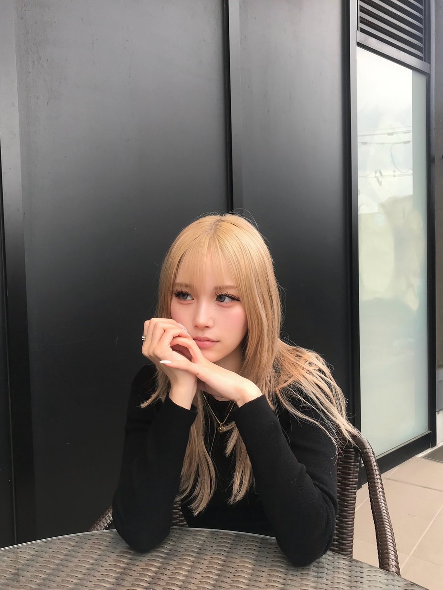 erina tweet media