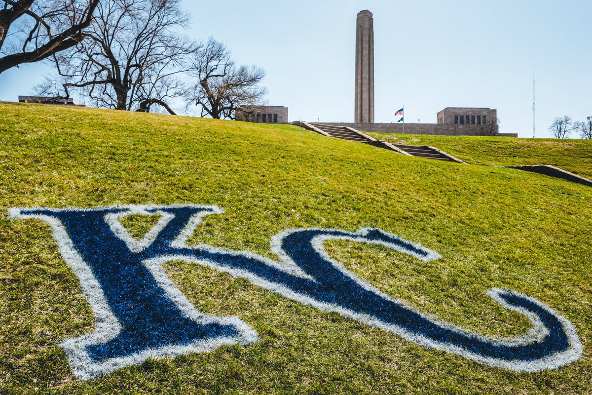 Royals's tweet image. Paint the town blue. 🖌️

#OpeningDay