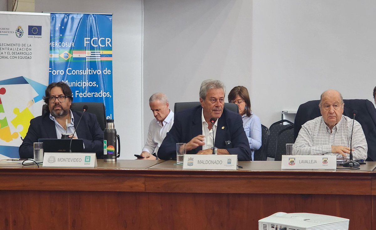 Congreso de Intendentes (@cintendentesuy) on Twitter photo Los intendentes destacan el vínculo productivo e institucional entre el Congreso de Intendentes, los gobiernos departamentales y la <a href="/oppuruguay/">OPP Uruguay</a> destacando el trabajo en conjunto durante el Programa Oportunidad Laboral, denominado comúnmente #JornalesSolidarios Los intendentes destacan el vínculo productivo e institucional entre el Congreso de Intendentes, los gobiernos departamentales y la <a href="/oppuruguay/">OPP Uruguay</a> destacando el trabajo en conjunto durante el Programa Oportunidad Laboral, denominado comúnmente #JornalesSolidarios
