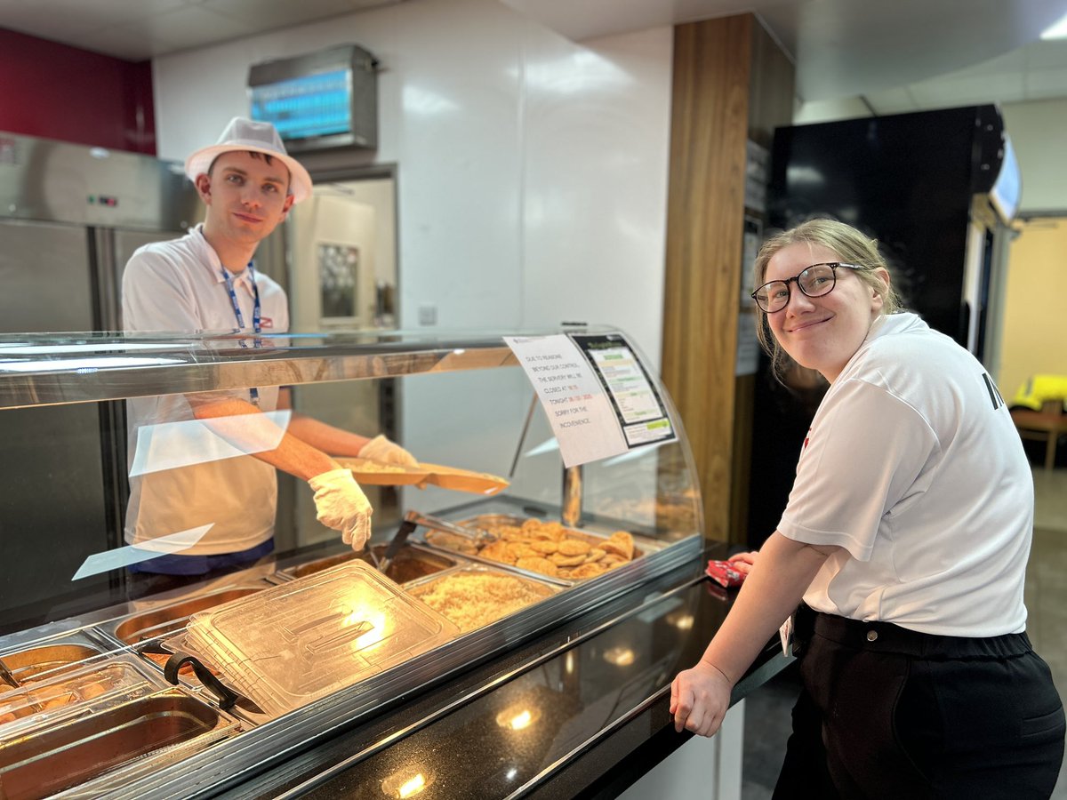 To celebrate #NationalSupportedInternshipDay we are celebrating with the Interns from <a href="/coleggwent/">Coleg Gwent</a> working every week <a href="/AneurinBevanUHB/">Aneurin Bevan University Health Board</a> #Nevill Hall hospital doing an amazing job as part of the facilities teams <a href="/base_tweets/">British Association of Supported Employment (BASE)</a> #NSID