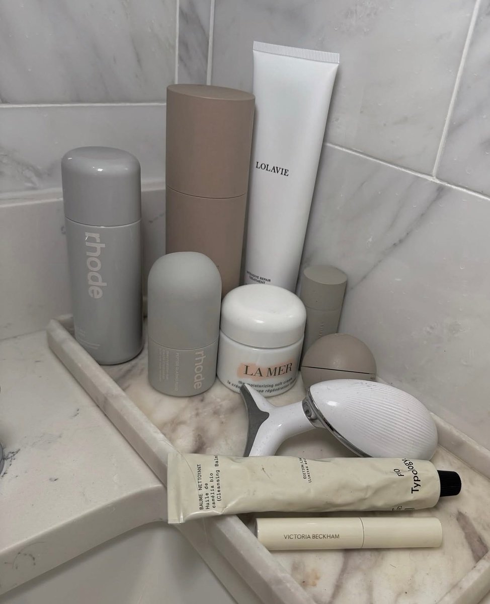 SKKN's tweet image. We spy with our little eye... our plumping peptide Eye Cream. @itsjennarennert