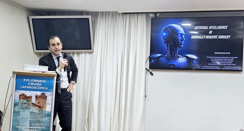 S. de Cir. General - Hospital de Medina del Campo (@cgdmedina) on Twitter photo Excelente Ponencia del Dr. <a href="/smoralesconde/">Salvador Morales Conde</a> sobre la Inteligencia artificial en la Cirugía Mínimamente Invasiva 👏👏👏
<a href="/pconcejoc/">Pilar Concejo</a> <a href="/jrgolopez/">Juanra Gomez</a> <a href="/JeancarTrujillo/">Jeancarlos Trujillo</a> <a href="/ABenitezRiesco/">Ana Benítez Riesco</a>
#ParedAbdominal #ColoRectal #EsófagoGástrica #Obesidad #RGE #Laparoscopia #eTEP Excelente Ponencia del Dr. <a href="/smoralesconde/">Salvador Morales Conde</a> sobre la Inteligencia artificial en la Cirugía Mínimamente Invasiva 👏👏👏
<a href="/pconcejoc/">Pilar Concejo</a> <a href="/jrgolopez/">Juanra Gomez</a> <a href="/JeancarTrujillo/">Jeancarlos Trujillo</a> <a href="/ABenitezRiesco/">Ana Benítez Riesco</a>
#ParedAbdominal #ColoRectal #EsófagoGástrica #Obesidad #RGE #Laparoscopia #eTEP