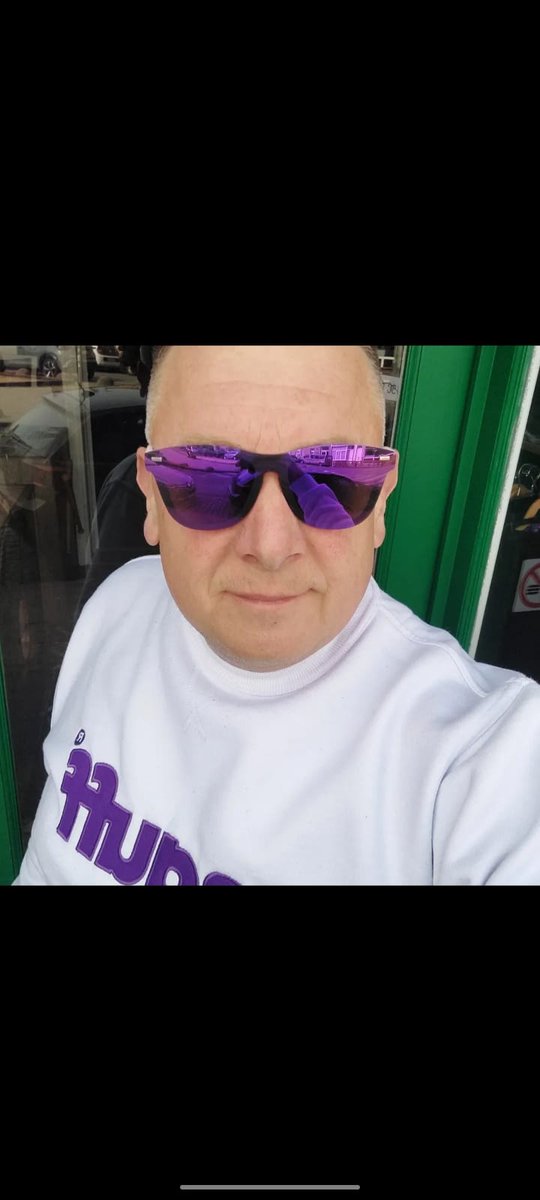 opperkeirel's tweet photo. The weather makes me wanna rock these purple and white sunglasses!
Surf to https://t.co/zuoIhir8lh and become a stylish Anderlecht fan!
#mauff #dikkenekanderlecht #rsca https://t.co/tuBZidqDEF