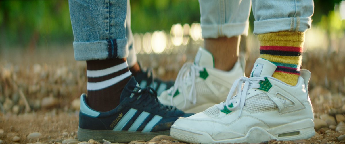 LINE_UP_AGENCY's tweet photo. 🎬  Llega a nuestro catálogo “Calcetines” 🧦 dirigido por Miguel Ángel Olivares &amp; las Hermanas Beyron – Amor, secretos y libertad 🏳️‍🌈🕰️ https://t.co/hgV1RPs7Bo https://t.co/yr4LoQFxfS