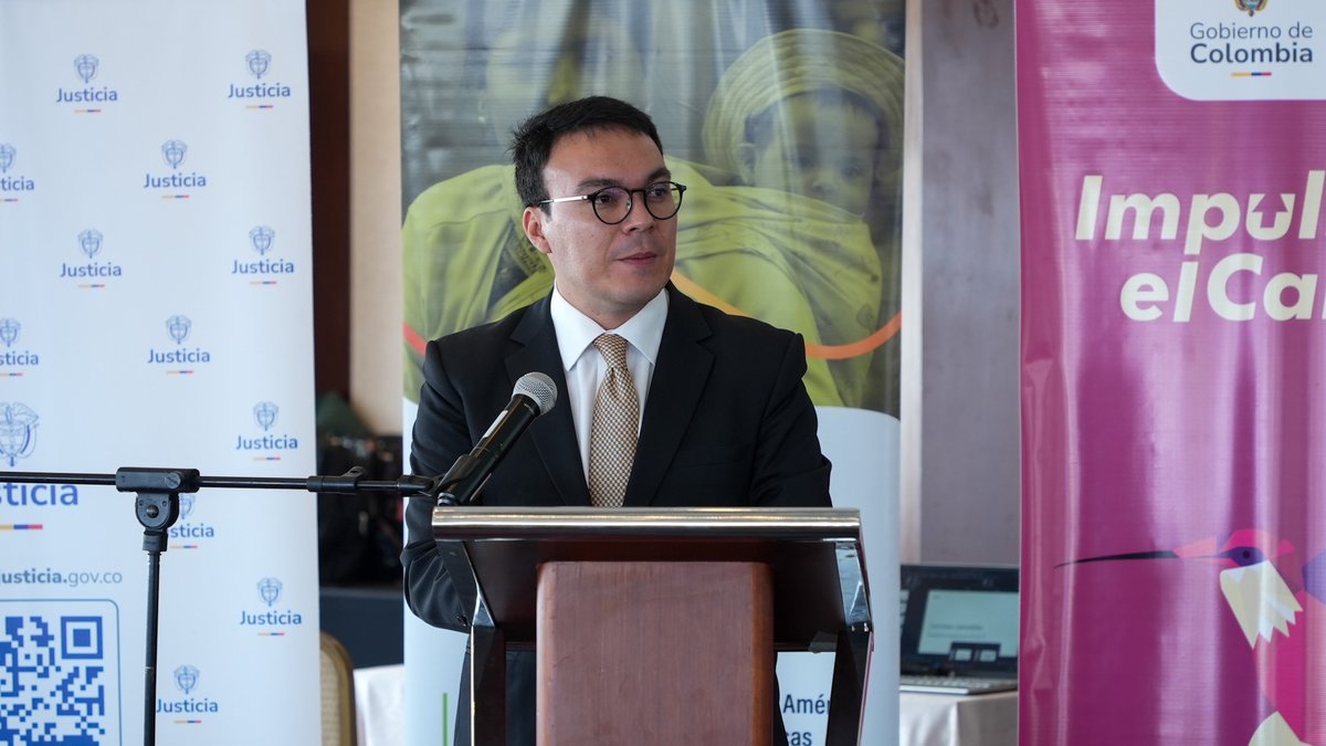 MinjusticiaCo's tweet photo. #AEstaHora | El @MinjusticiaCo y @activosSAE, en articulación con @CPDHColombia, presentan balance del apoyo y acompañamiento técnico que realiza la Unión Europea, a través de @ProgramaCOPOLAD, para el fortalecimiento del modelo de uso social y comunitario de los bienes incautados al crimen organizado en Colombia 🇨🇴.

#AvanzandoEnPolíticaDeDrogas