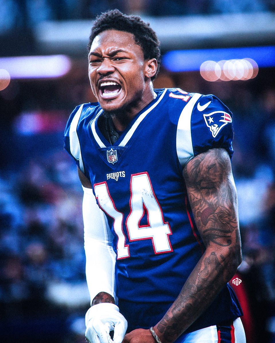 Savageboston's tweet photo. REPORT

per: @Schultz_Report 

The Patriots are able to get out of the Diggs contact after one year if they don’t like how things are going. 

“New England made the move, and they have an out after the first year if things don't go well.”

Eliot Wolf W.  🔥 https://t.co/MDgbG6U3Xj