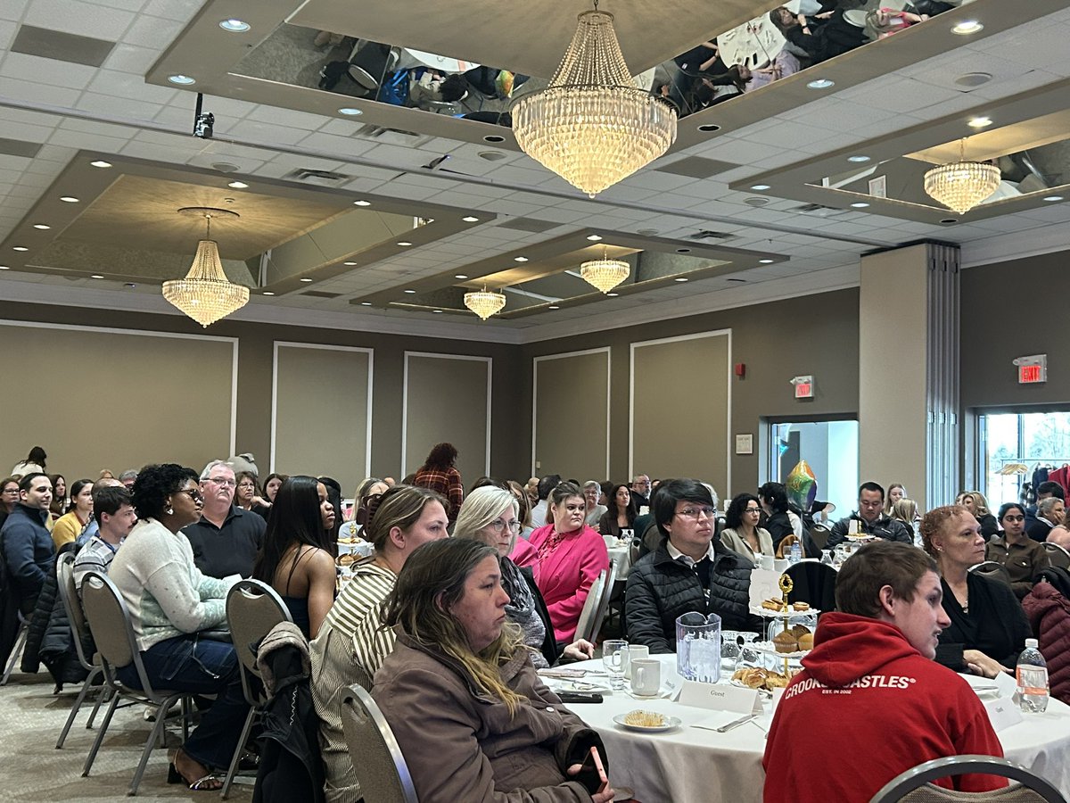 RobKardasLC's tweet photo. We were proud to celebrate the more than $800,000 given out in scholarships and bursaries this year with the Academic Awards Ceremonies @LambtonCollege. Congratulations to our hard working student recipients, and a huge thank you to our generous donors. #LCPride #TheLambtonWay https://t.co/E8N7DswviS