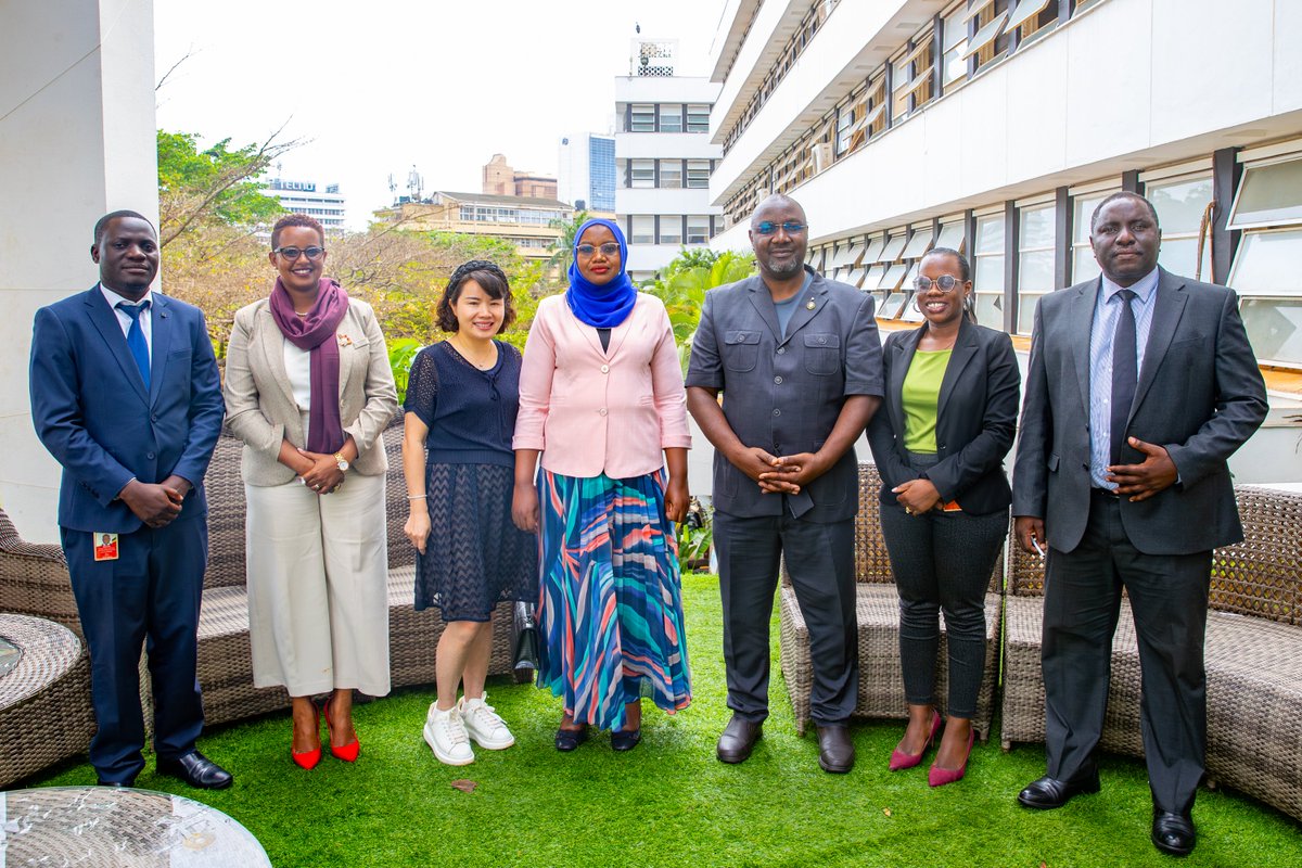 Sharifah Buzeki (@kccaed) on Twitter photo I had a fruitful engagement with the MD
<a href="/ChintUganda/">Chint@Uganda</a> — Madam Sherry aka Namutebi, our official shirt sponsor <a href="/KCCAFC/">KCCA FC</a>.
We discussed matters of mutual interest that will help further our relationship as we promote sports and develop the city as a whole.
#ForABetterCity
<a href="/KCCAUG/">Kampala Capital City Authority (KCCA)</a> I had a fruitful engagement with the MD
<a href="/ChintUganda/">Chint@Uganda</a> — Madam Sherry aka Namutebi, our official shirt sponsor <a href="/KCCAFC/">KCCA FC</a>.
We discussed matters of mutual interest that will help further our relationship as we promote sports and develop the city as a whole.
#ForABetterCity
<a href="/KCCAUG/">Kampala Capital City Authority (KCCA)</a>