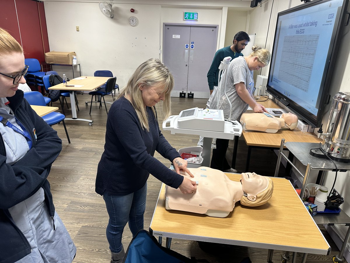 Practice, practice and more practice.. 
Fits rightly-Practice makes perfect.. ✌️
'How to perform ECG' session at YDH. <a href="/SomersetFT/">Somerset NHS Foundation Trust</a> <a href="/KatyHow97717841/">Katy Howe</a>
