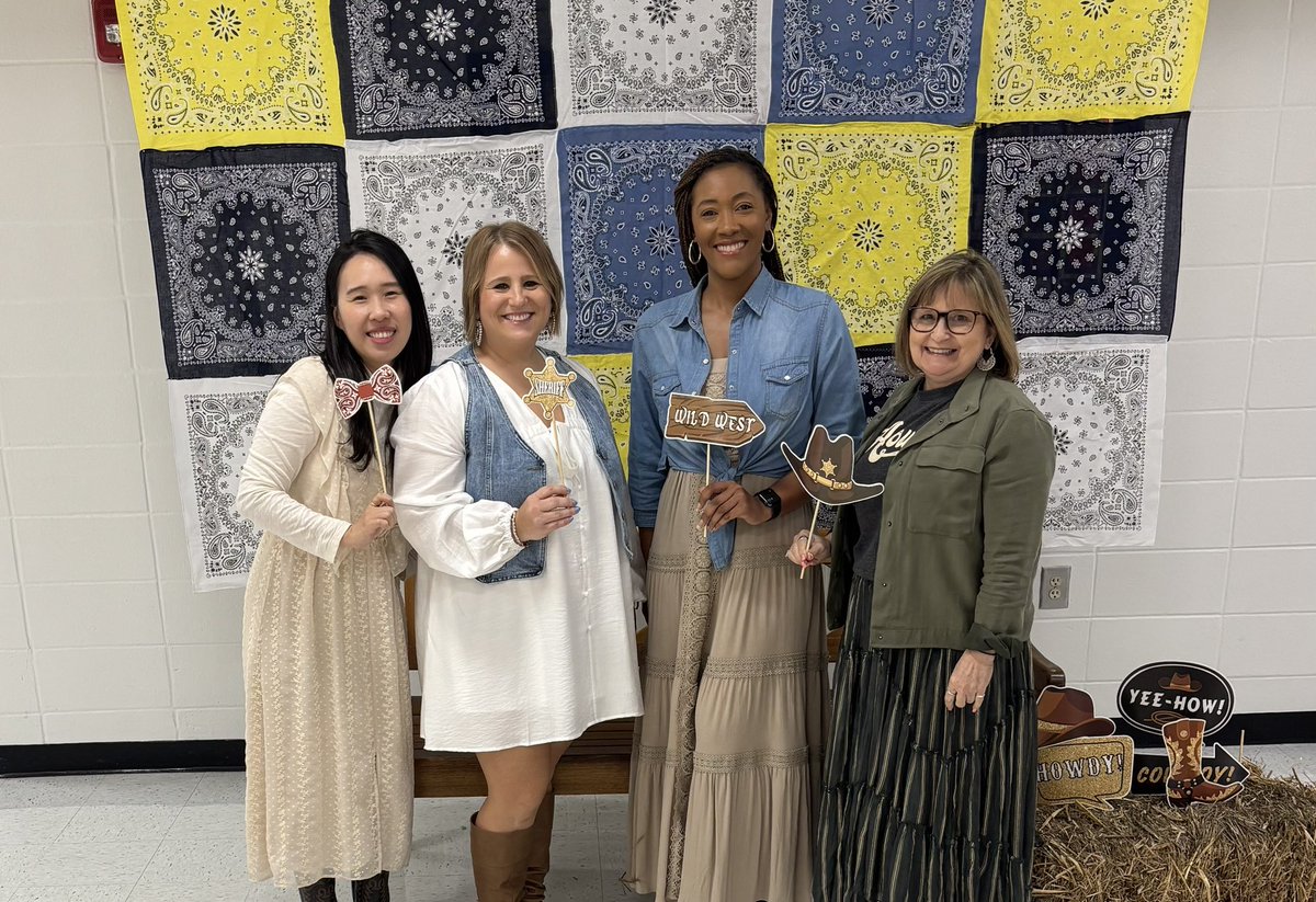 ClowerMOE tweet media