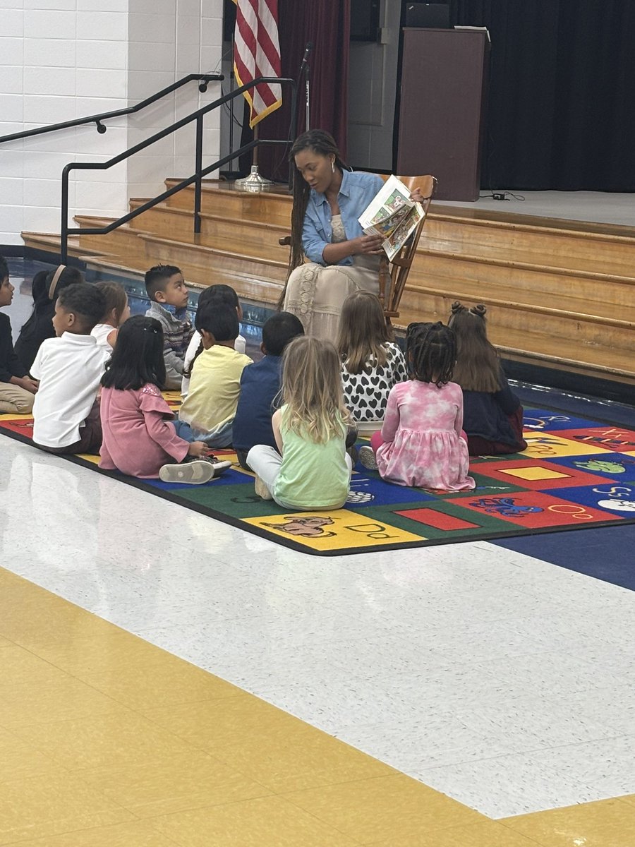 Kindergarten Round-Up success! <a href="/nikkoleflowers1/">Nikkole Flowers</a> <a href="/jennychoi1130/">Jenny Choi</a> <a href="/PittmanRhodes/">Lisa Rhodes-Pittman</a>