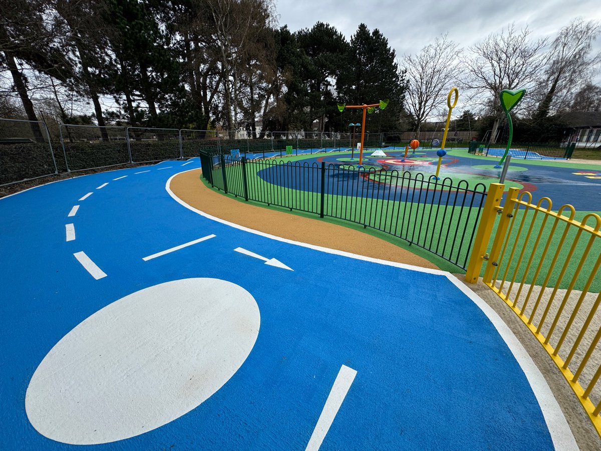 Ustigate Waterplay tweet media