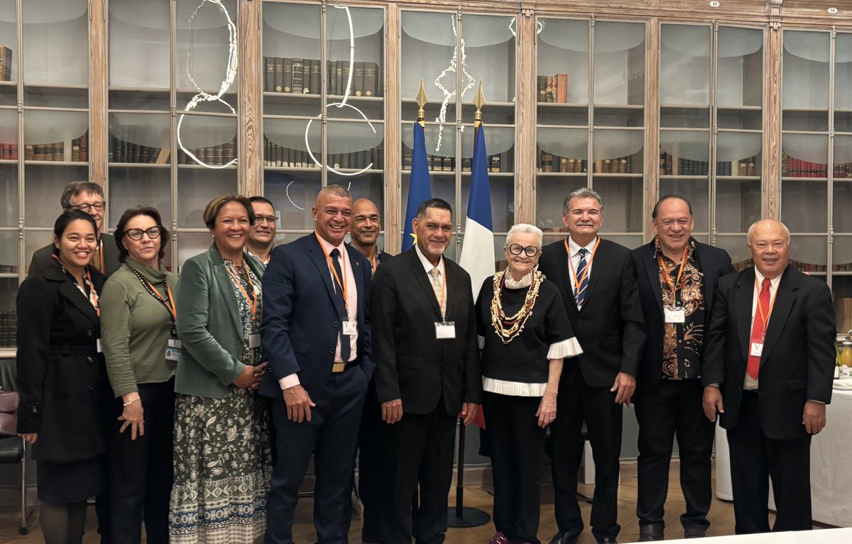 Rencontre avec une délégation d’élus polynésiens autour du président du syndicat pour la promotion des communes de Polynésie française;  prolongation de la mission que j’avais conduite pour le <a href="/Senat/">Sénat</a> autour du thème de l’intercommunalité en Polynésie.

<a href="/LanaTetuanui/">Lana TETUANUI</a>