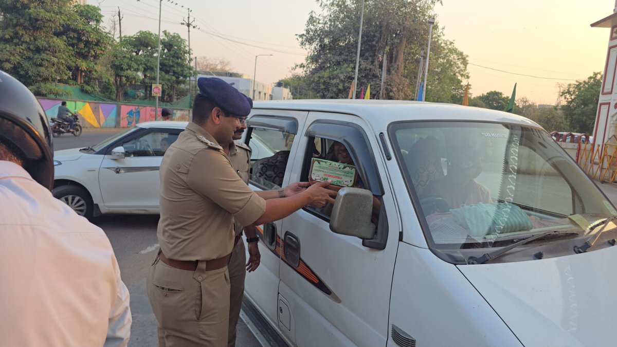 #sabarkanthapolice
<a href="/sanghaviharsh/">Harsh Sanghavi</a> <a href="/DIGPGnrRange/">DIGP Gandhinagar Range</a> <a href="/smitgohil25/">SMIT GOHIL</a> <a href="/PayalSomeshwar/">Payal H Someshwar</a> <a href="/Kuldeep_cop/">Dr Kuldeep</a>